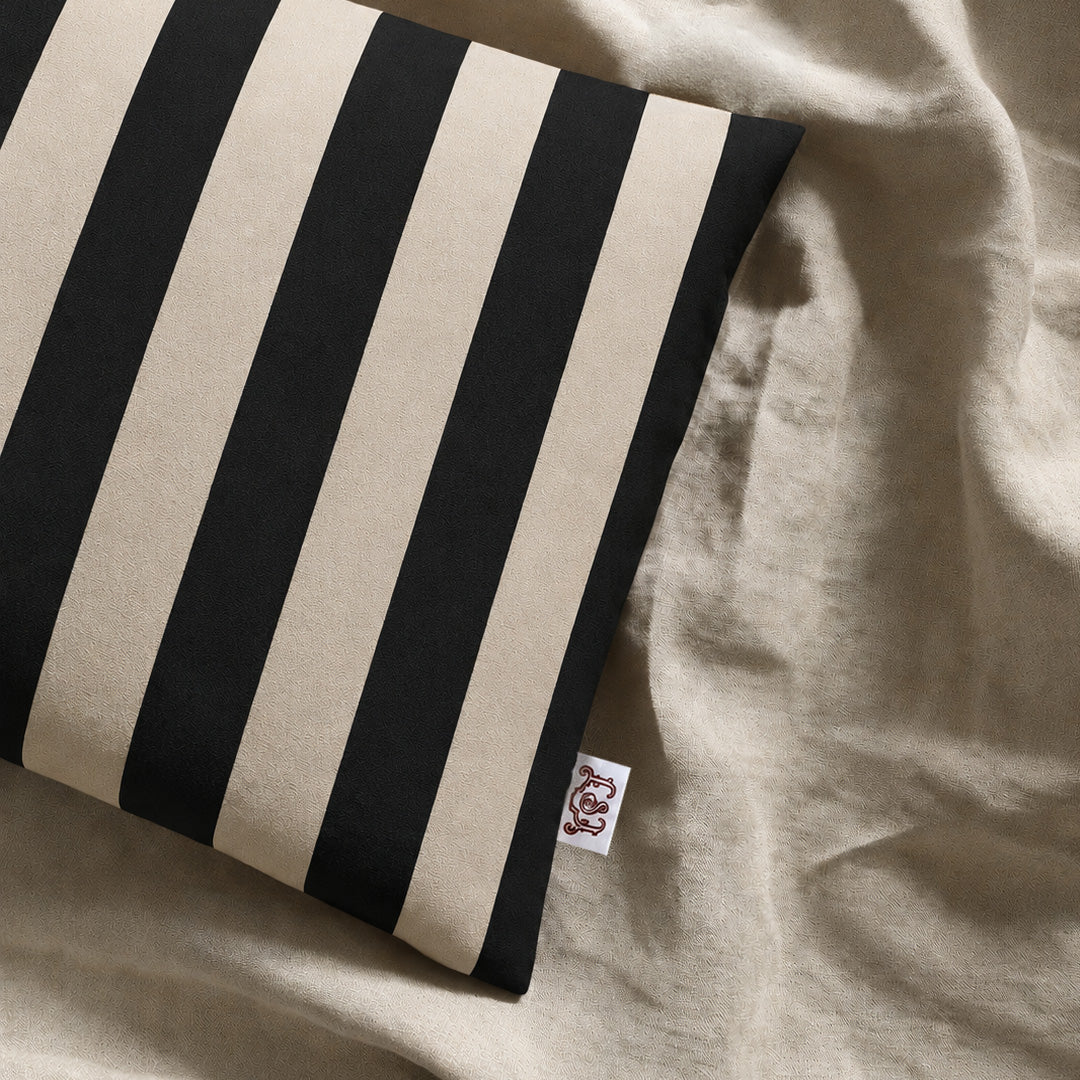 Classic Vertical Meridian Cushion
