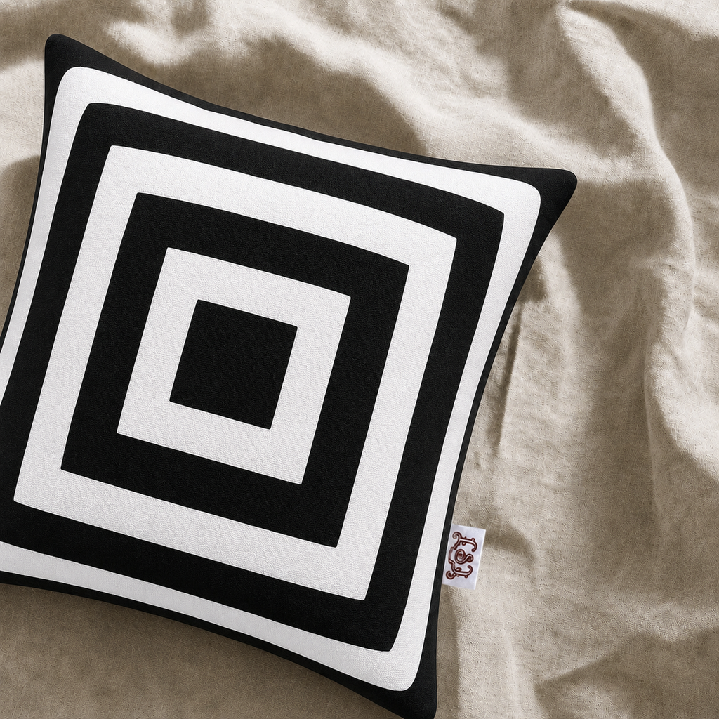 Geometric Echo Cushion